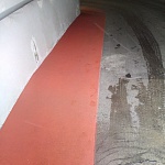 Обновлено напольное покрытие при въезде в паркинг